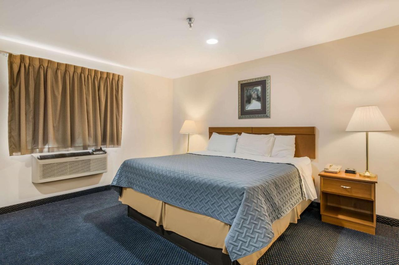 Econo Lodge Rice Lake Extérieur photo