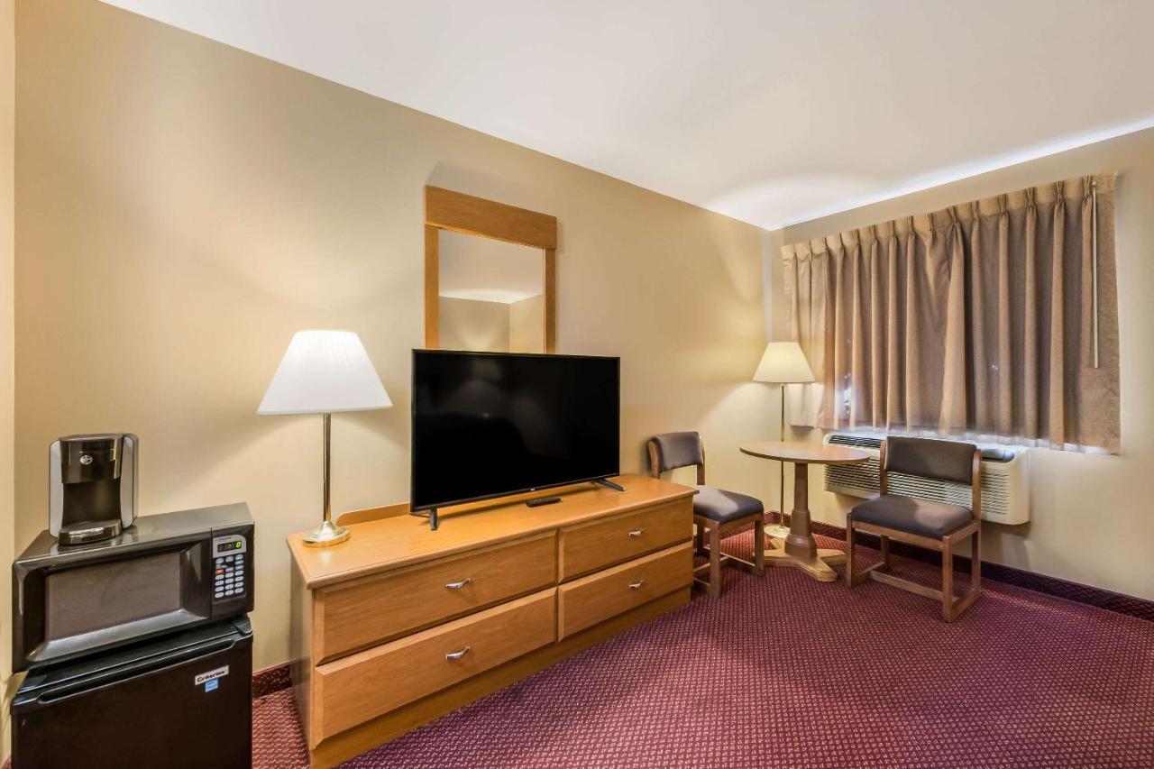 Econo Lodge Rice Lake Extérieur photo
