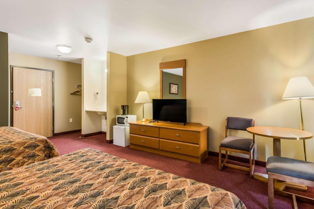 Econo Lodge Rice Lake Extérieur photo